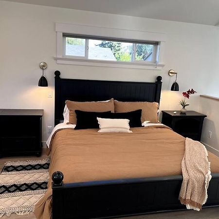 Brand New Custom Built Cottage In Downtown W/Pool! سالم المظهر الخارجي الصورة