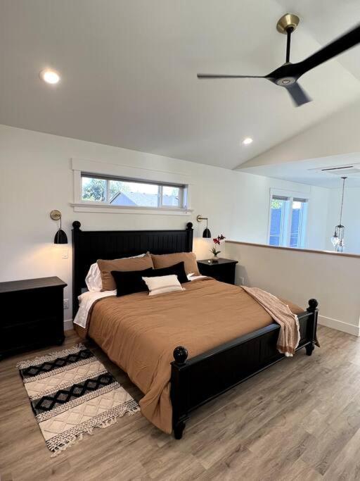 Brand New Custom Built Cottage In Downtown W/Pool! سالم المظهر الخارجي الصورة