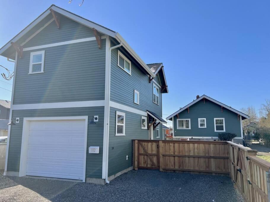 Brand New Custom Built Cottage In Downtown W/Pool! سالم المظهر الخارجي الصورة